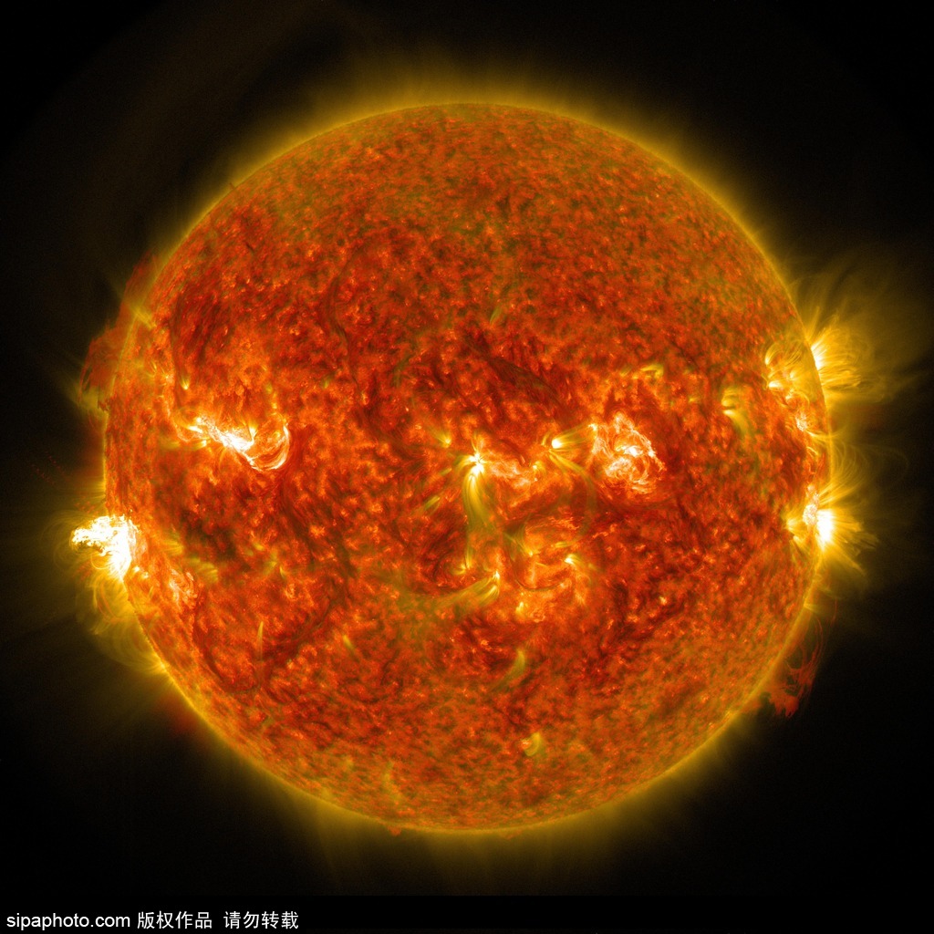 Nasa公布超震撼太陽照片 23張合成記錄一整年活動軌跡 圖片頻道 人民網