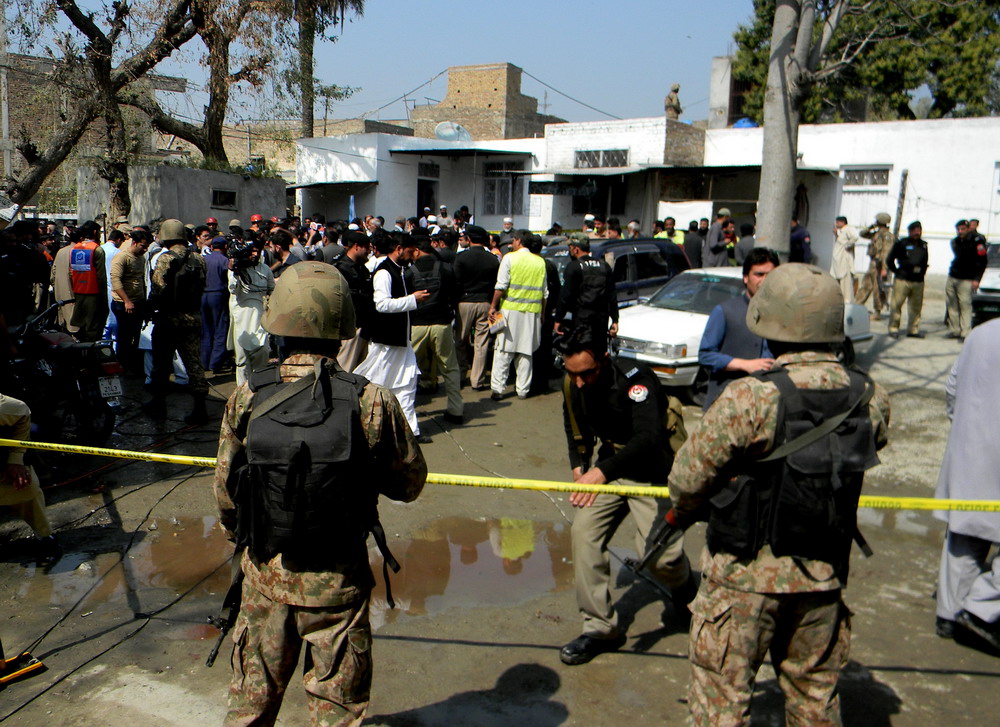  巴基斯坦 西北部一 法院遭袭 至少8人死亡--图片