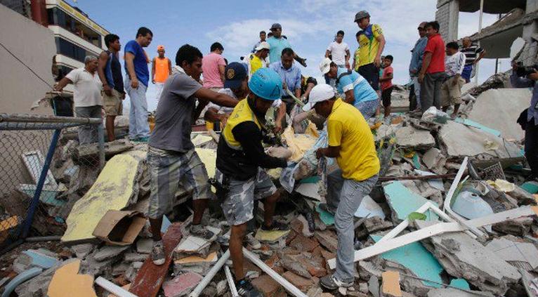 救援揪心一刻！厄瓜多尔7.5级强震已致246死（组图）
