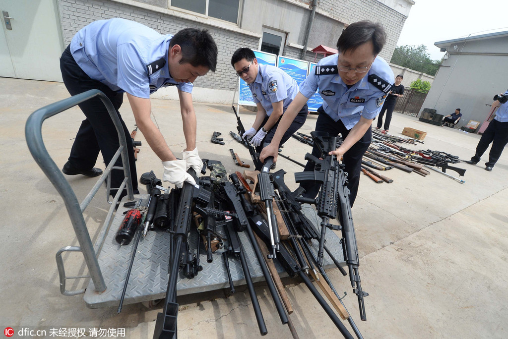北京警方收缴枪支刀具入库 枪支500余支子弹近