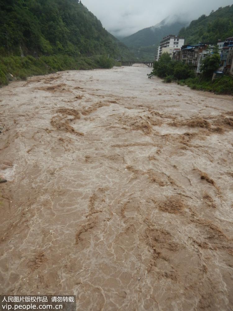 重庆拉响暴雨洪灾Ⅲ级预警