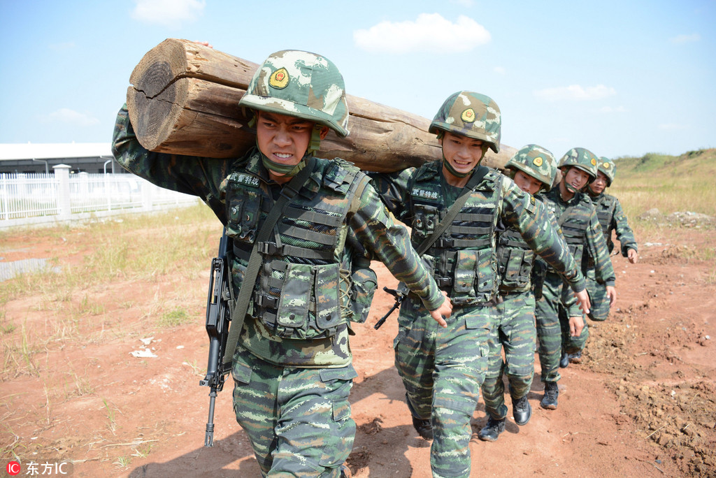 安徽滁州武警特战队员秋季练兵忙