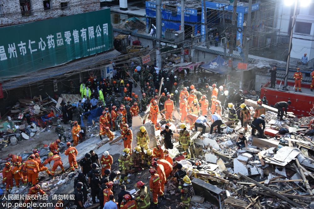 温州3栋5层高的楼房凌晨突然倒塌  武警消防投入救援【6】