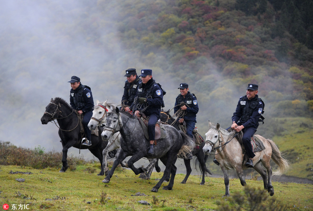 图片故事川西北高原上驰骋逐梦一名新骑警的成长记2