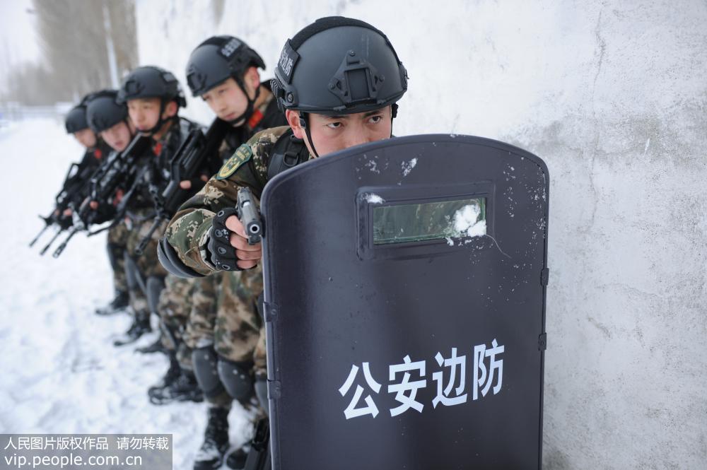 2��15�գ��߷��ٱ�����С��ս������ѵ����