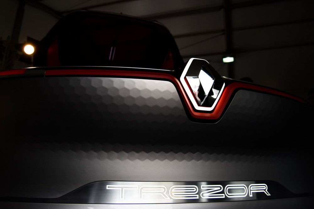 ����2��16����Ħ�ɸ����ؿ����������ŵƷ�ƴ��綯���TREZOR��