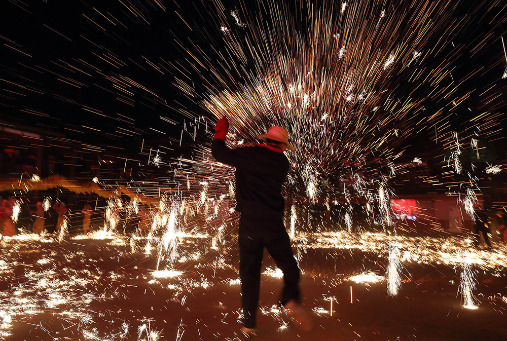 ���ǳɶ�����Ϫ�����ջ��������׻�ֳ���2��26���㣩��