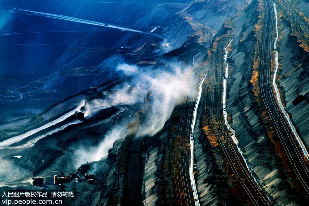 鸟瞰亚洲最大的露天煤矿:抚顺西露天矿