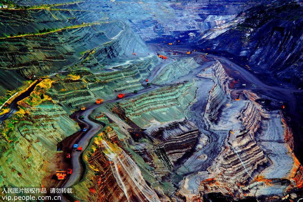 鸟瞰亚洲最大的露天煤矿:抚顺西露天矿