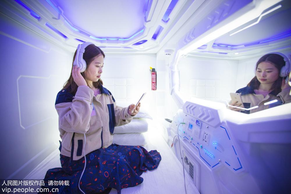 南京兴起“太空舱”旅店 空调电视wifi一应俱全