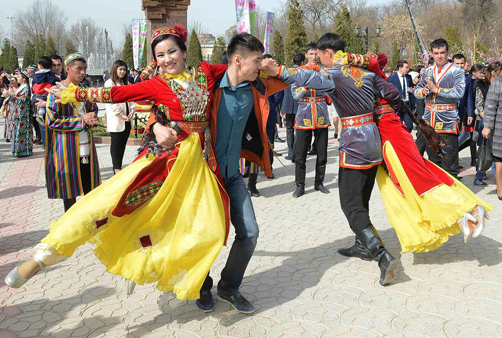 3��20�գ������ȱ��˹̹�׶���ʲ�ɣ����ǲμ�����³˹����ף���