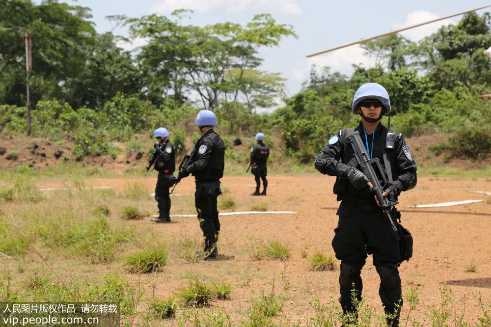 中國第五支駐利比裡亞維和警察完成首次空中巡邏勤務【3】