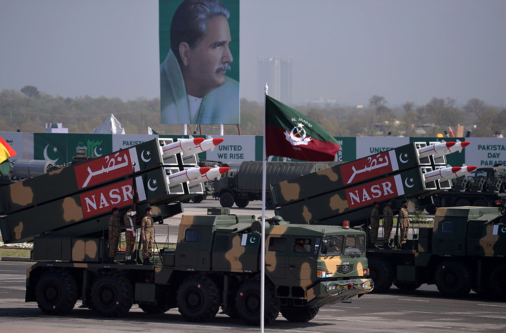 3月23日，在巴基斯坦首都伊斯蘭堡，巴導彈部隊參加閱兵式。新華社/法新