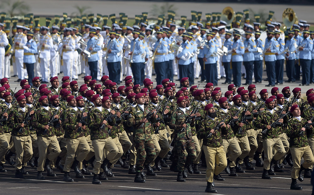 3月23日，在巴基斯坦首都伊斯蘭堡，巴特種部隊參加閱兵式。新華社/法新