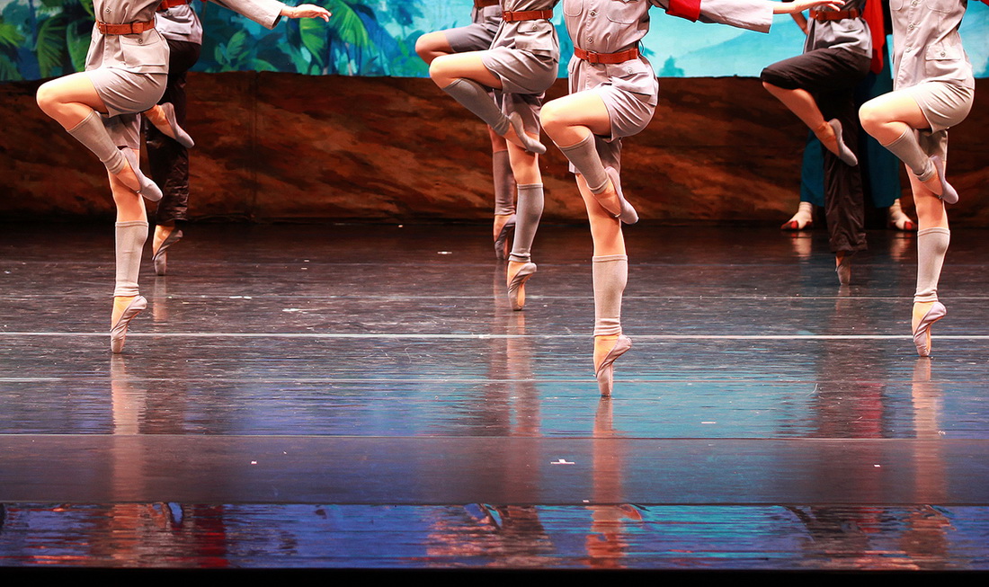 8.����������š���ɫ���Ӿ���ȫ����̨��