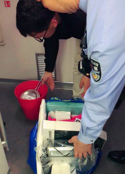 �������г������˾�����еʦѲ��ȫ�У����ÿ�Я���Ĵ�����������Ʒ��£���ʵ��ǿ�г�������Ա�ķ�����ʶ����֤��·�ÿ����䰲ȫ��