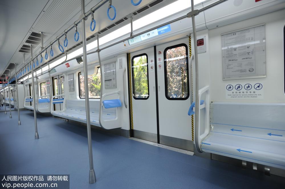 中國首款山地型地鐵在中車四方下線【3】