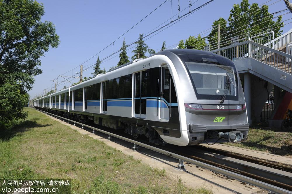 中國首款山地型地鐵在中車四方下線