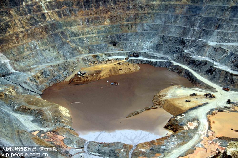 實拍華東第一大露天礦坑南山鐵礦 深度達210米【3】