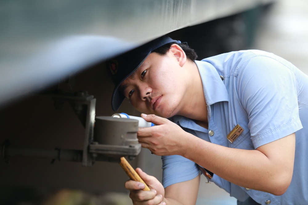 6��23�գ����챱���ó��丨����ְ������ʾ�����м�顣