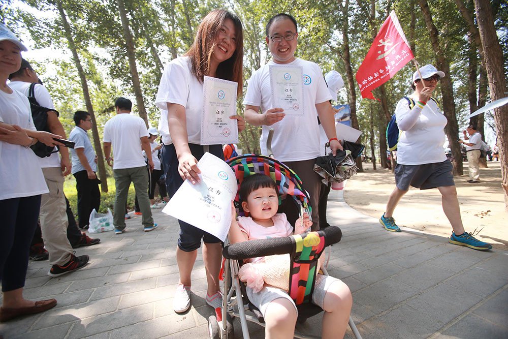 延庆人口2017_延庆龙庆峡冰灯图片