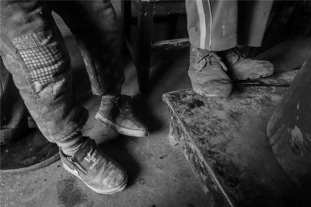 19. 父親工傷殘疾再次外出打工兄妹。