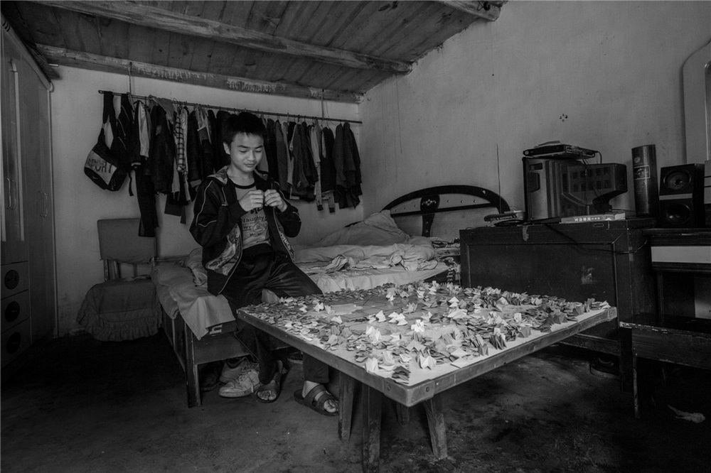 22. �����¶�������ǧֽ������к���