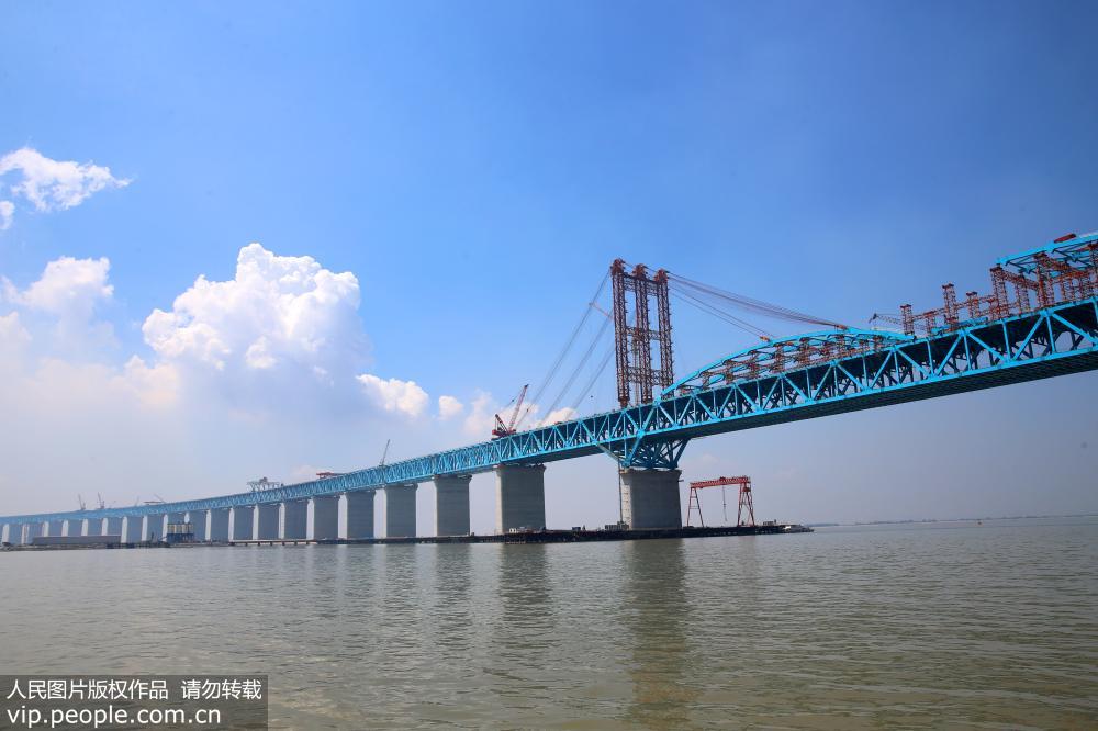 沪通长江大桥建设稳步推进