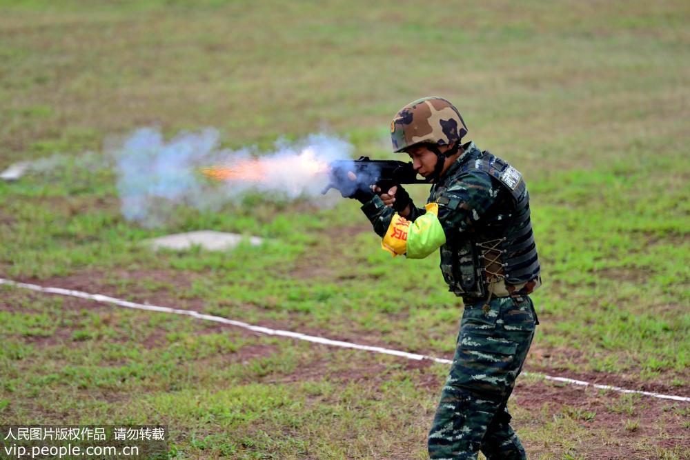 重慶武警特戰精英大比拼 攀樓狙擊搜索爆炸物一科都不少【6】