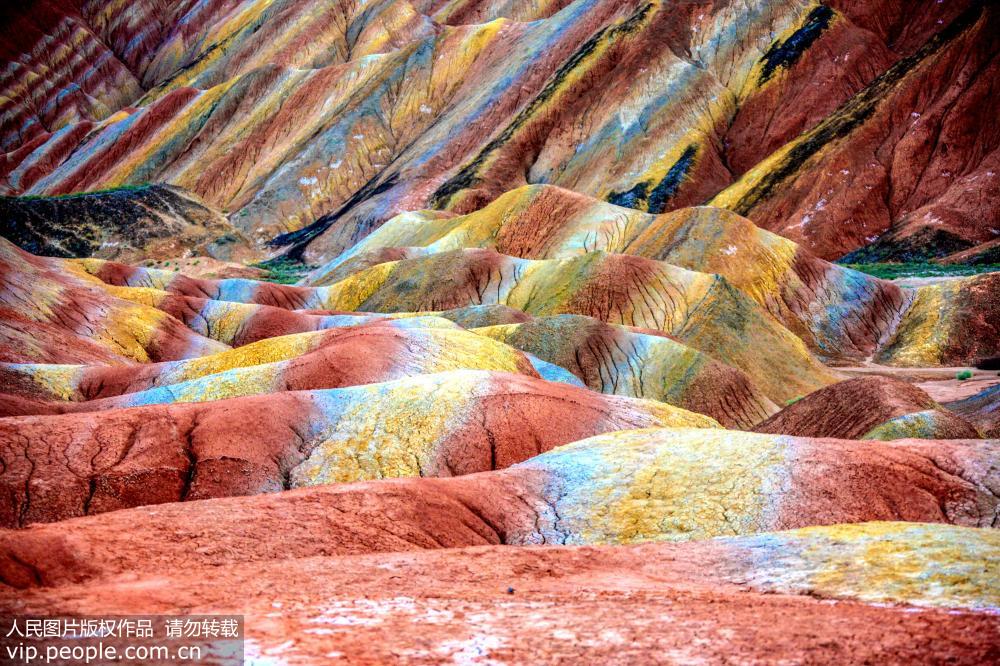 2017年9月26日，拍攝的甘肅張掖丹霞地貌群，色彩斑斕。