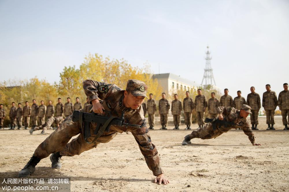 陸軍某部：新兵連組織開展戰術基礎動作訓練【3】