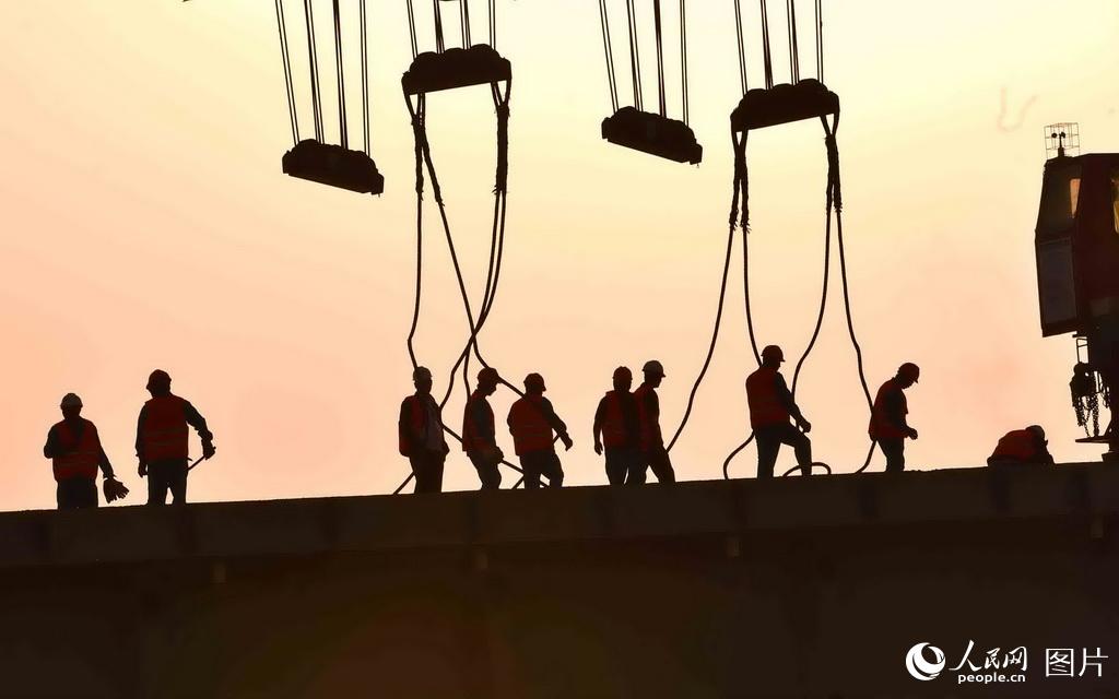 �����·�̼ܿ�Խ����ľ�ӡ�4��