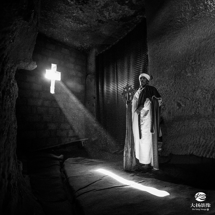 ������ʯ���á���2017���������������������Ӱ�ٻ�FLF���ƣ��ڰ׿����飩