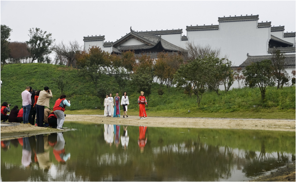 36.聚焦古民居博覽園。吳強攝影