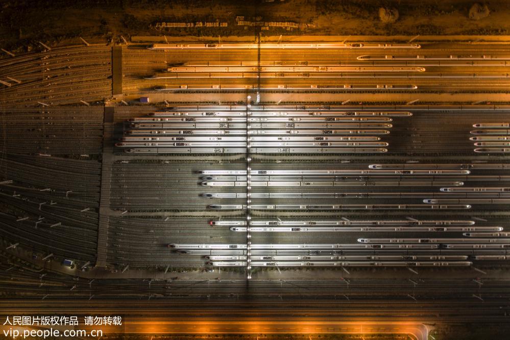 11月22日，西安動車段存車場，西成高鐵動車組整裝待發。