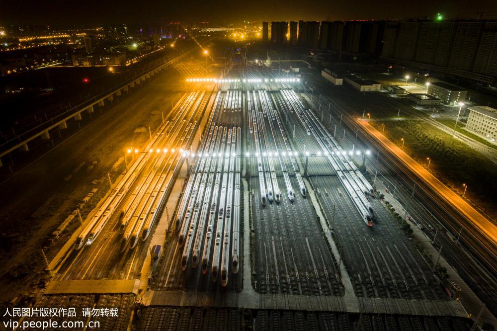 11月22日，西安動車段存車場，西成高鐵動車組整裝待發。
