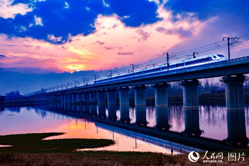 西成高鐵全線貫通 西安至成都僅需三個半小時【2】