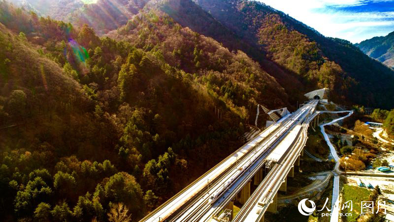 西成高鐵全線貫通 西安至成都僅需三個半小時【8】