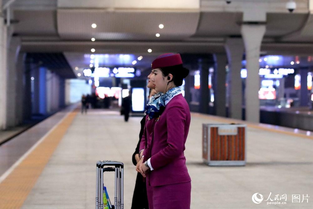 中國西部交通將添“動脈” 西成高鐵今日開通運營【5】