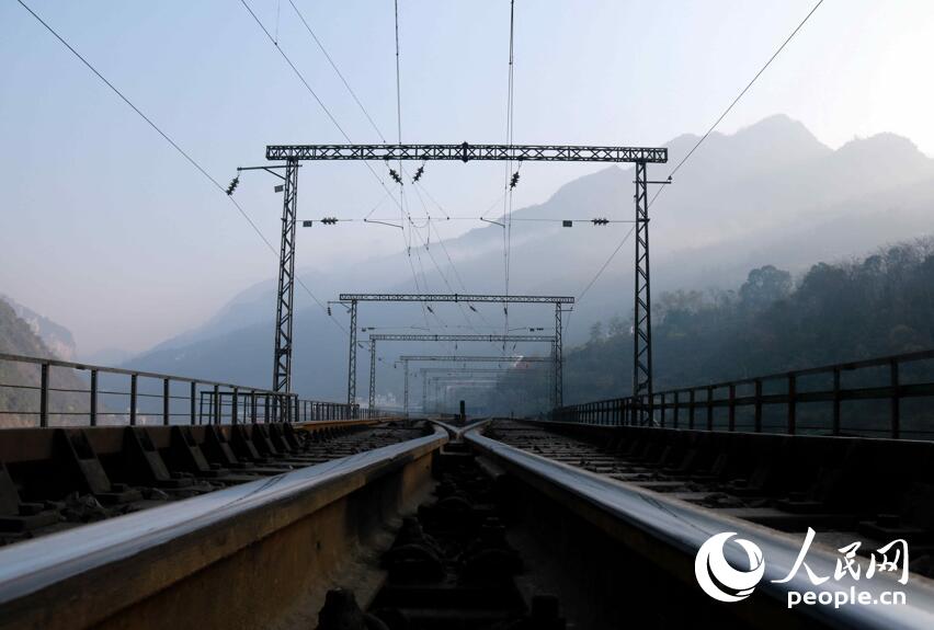 12��20�գ��ɶ�������˱����糵��ְ����ҵ���Ӵ���ȫ����