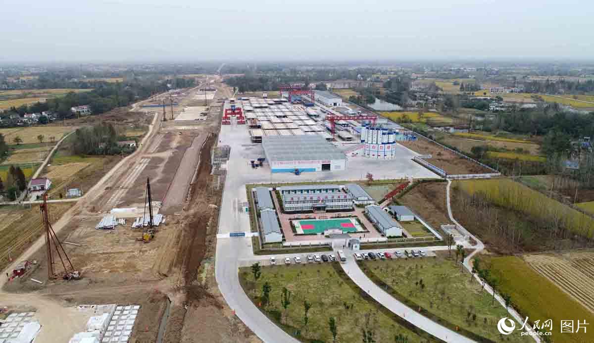 ��Ƕ�������������������� ���� �� 