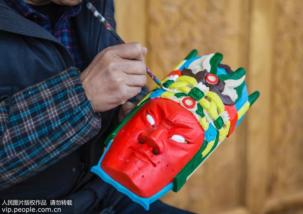 2018��1��15�չ���ʡ��˳���������������ܹٴ�����ط��ң��ڸ���̳��͵�����ϲʡ�