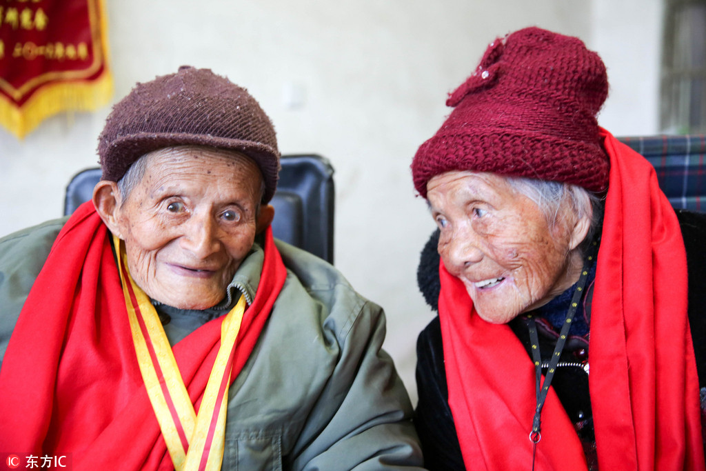 百岁抗战老兵的爱情 夫妻相濡以沫82年