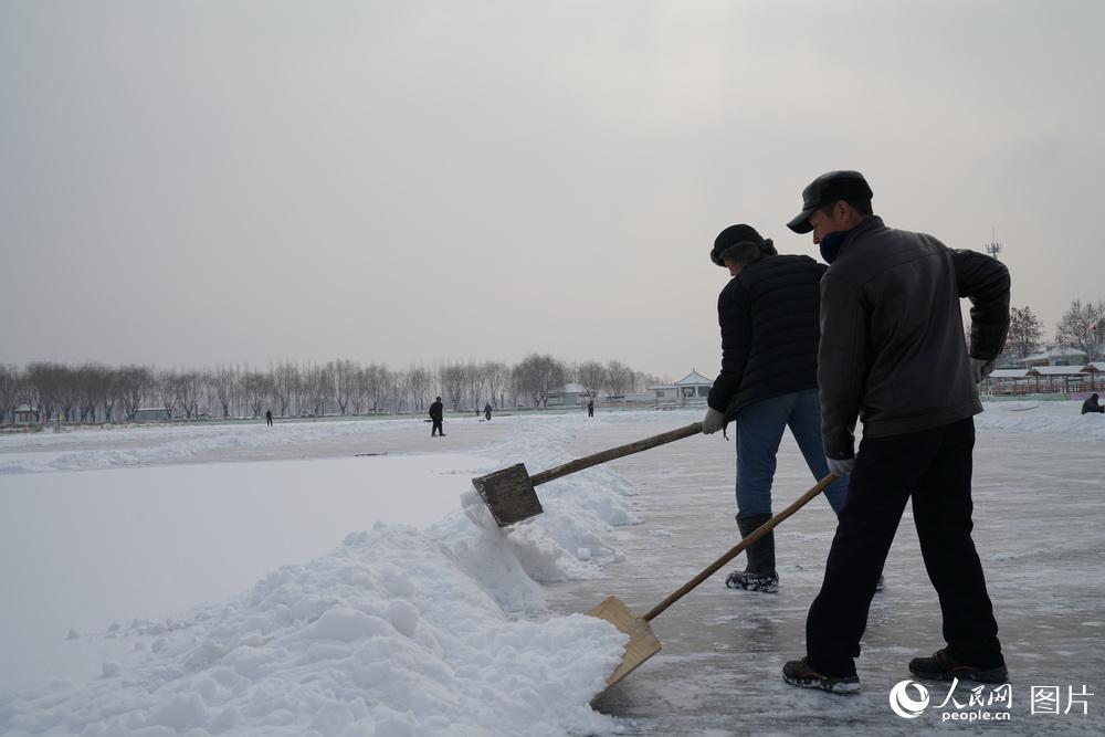 �����������ͷ�������ں������ѩ������������ �֫h�����̳���