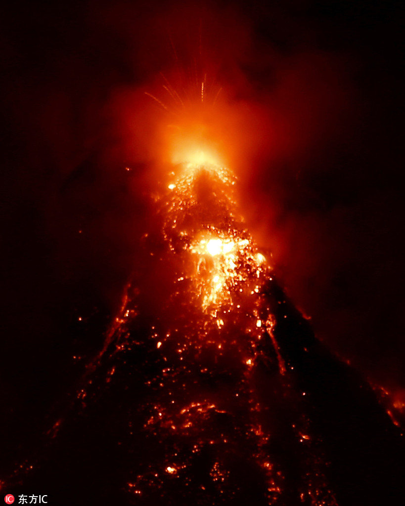 菲律賓馬榮火山持續噴發 岩漿翻涌現場成“火海” 【3】