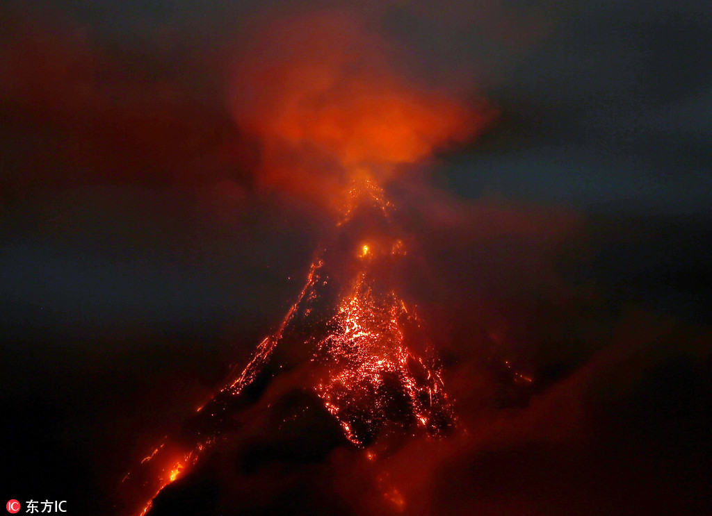 菲律賓馬榮火山持續噴發 岩漿翻涌現場成“火海” 【4】