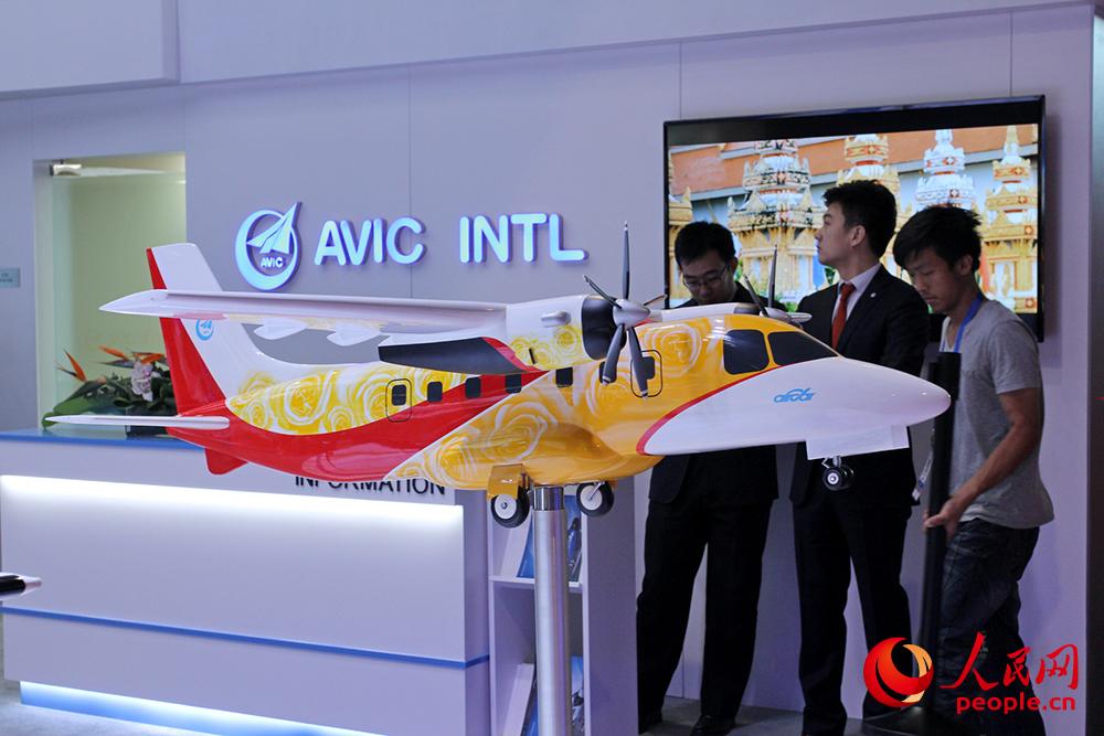 ��12F�ɻ�1��10ģ��      ��Ӱ�������