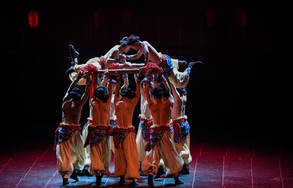 2月26日，演員在大型贛南民俗音畫《客家兒郎》中表演。