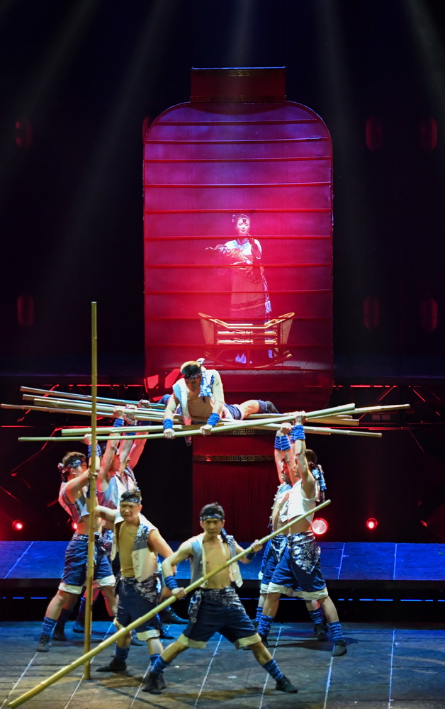 2月26日，演員在大型贛南民俗音畫《客家兒郎》中表演。