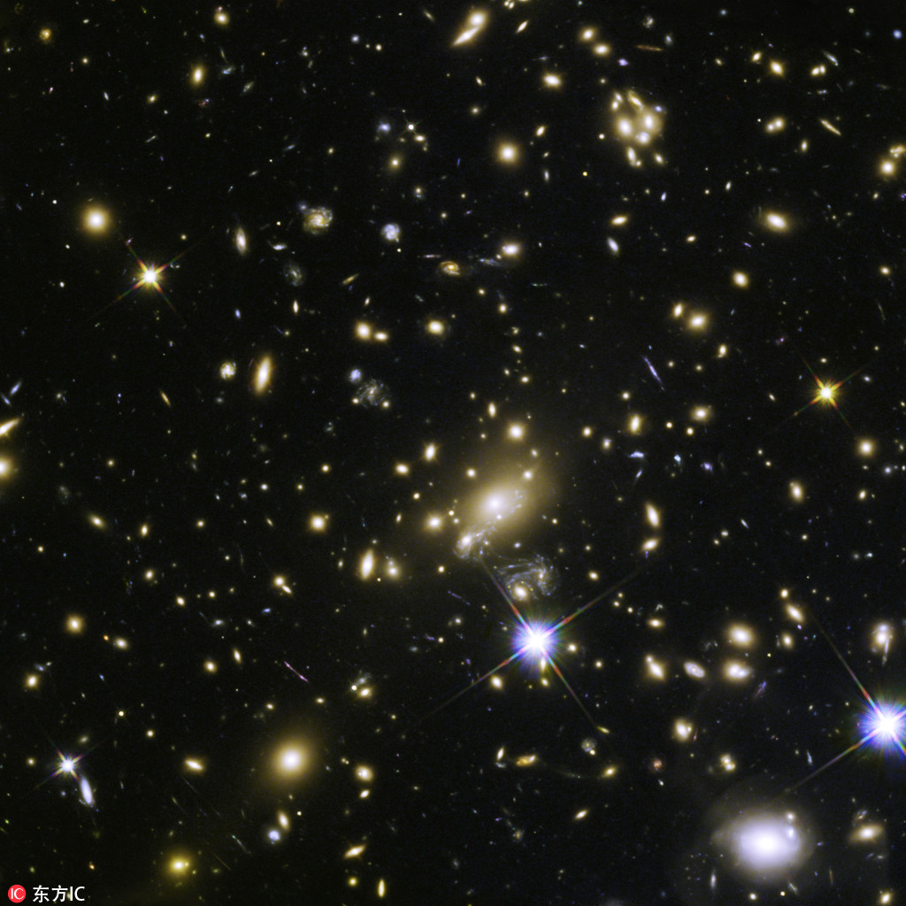 人类看到距地140亿光年恒星